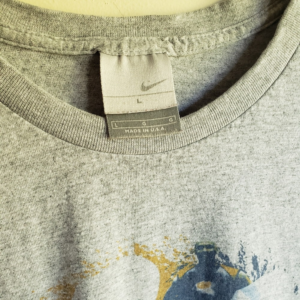 DONATED Vintage Michael Jordan Flight School 2002 Shirt - Picture 7 of 8
